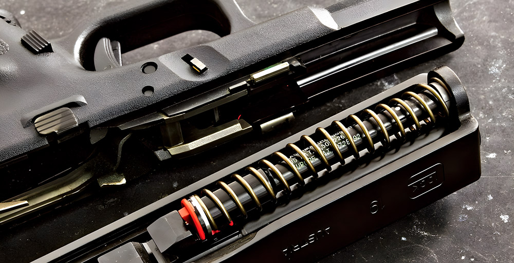 Benefits of recoil spring in a Glock 17